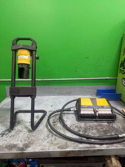 portable hydraulic hose crimper