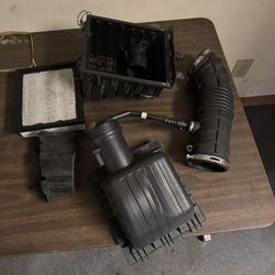 04-11 ford ranger/ 04-09 mazda b4000 oem air filter assembly !!