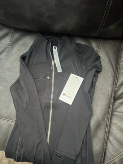 Black Lulu size 4