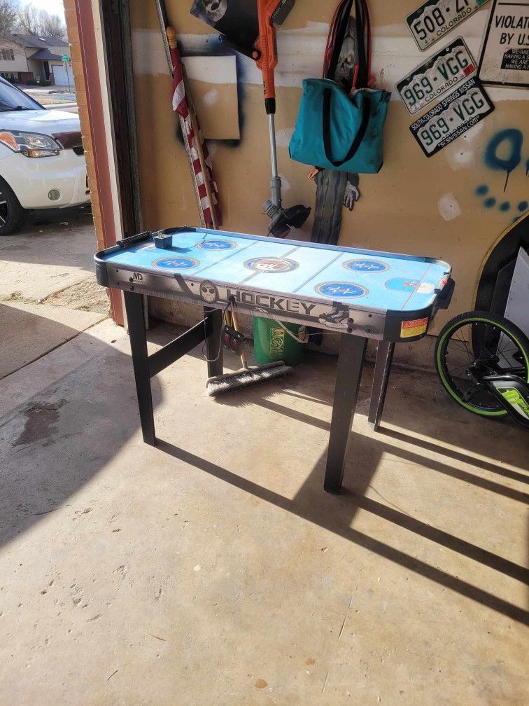 Air Hockey Table