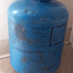 Sealed Unopened 422B Liquefied Gas 25 Pounds $350 Please Check Out All Pictures Pick Up At Country Club And Grant 