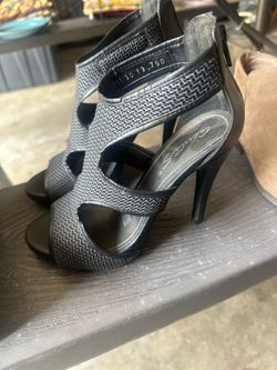 Women heels size 6