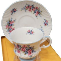 Elizabethan Fine Bone China Teacup & Saucer