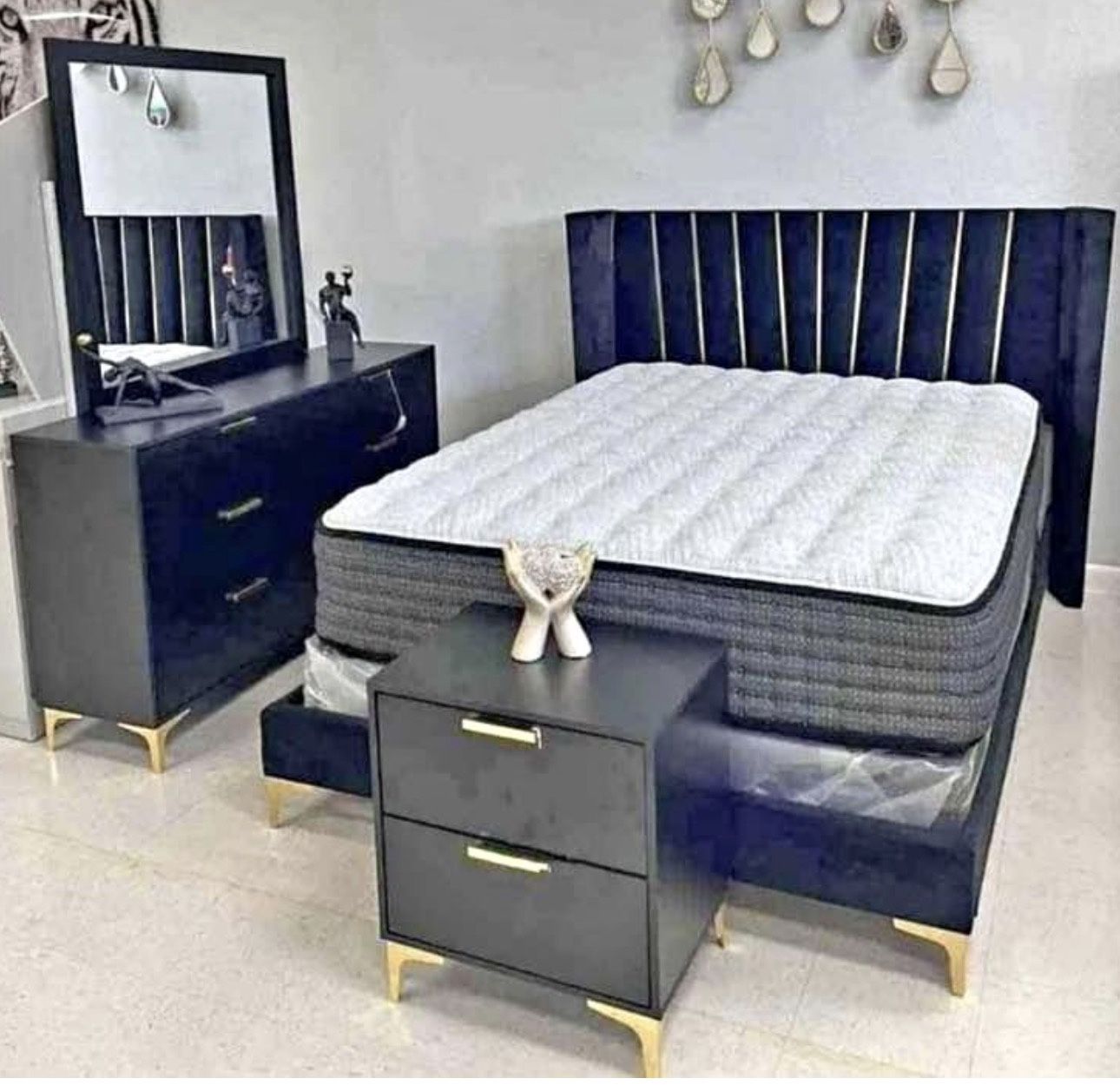 bedroom set 4 pcs new black velvet bed dresser mirror nightstand