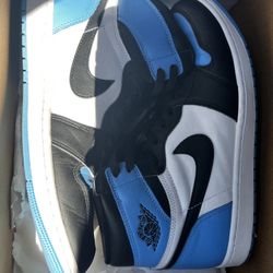 Jordan 1 UNC Sz11.5