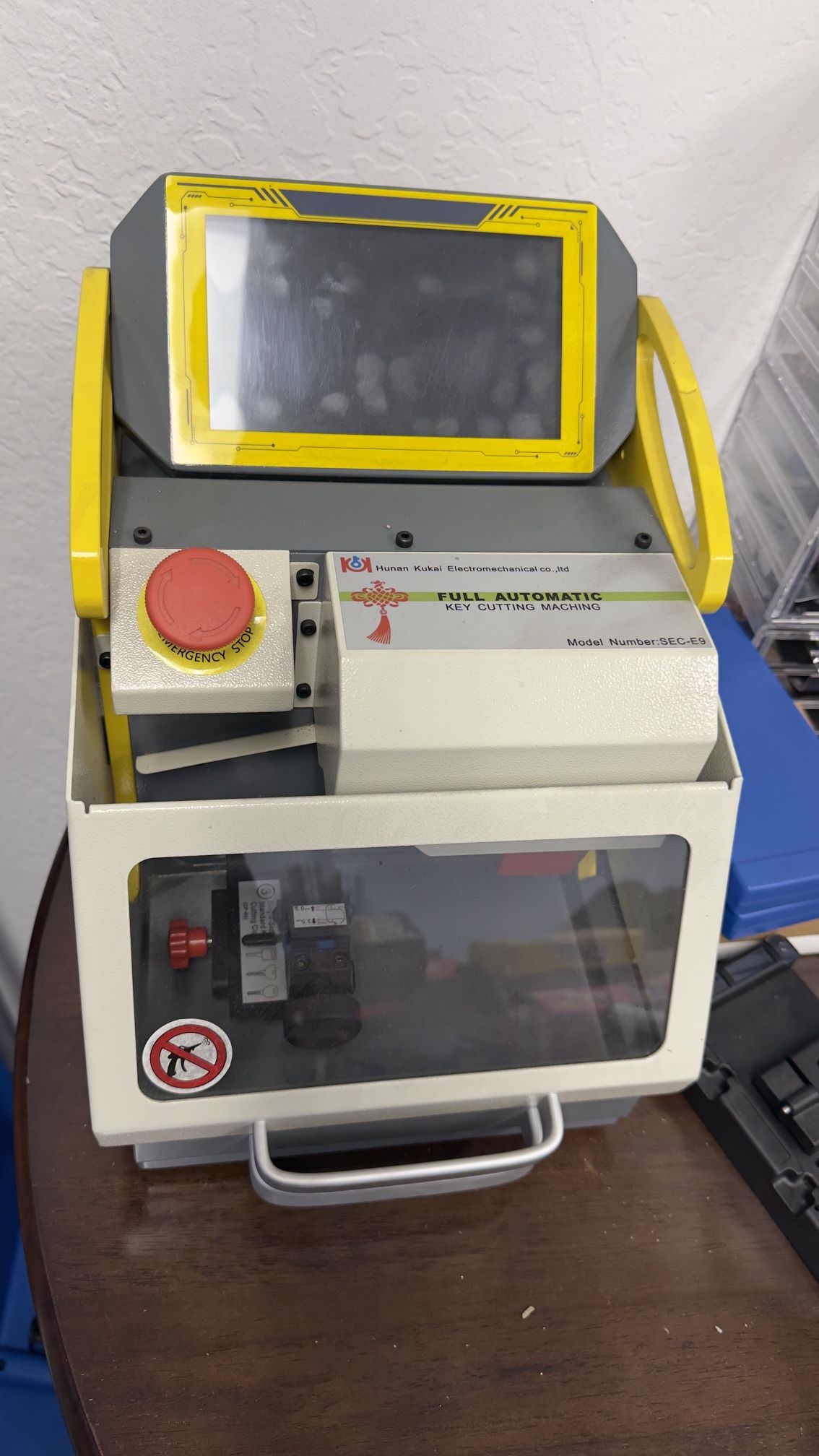 KUKAI SEC-E9 Automatic Key Cutting Machine ( Generation 4)