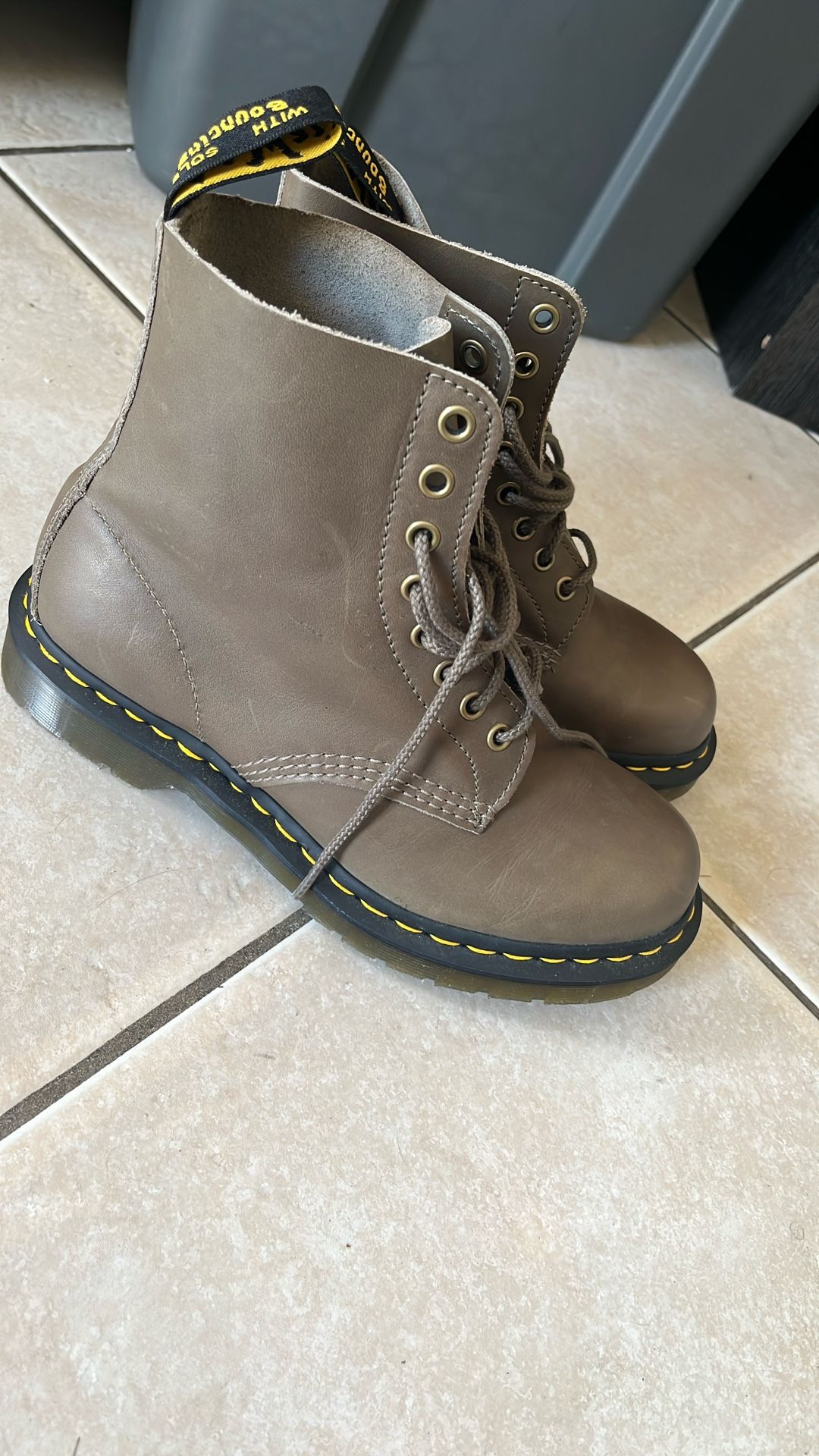 Doc marten  1460 Pascal Olive Boots