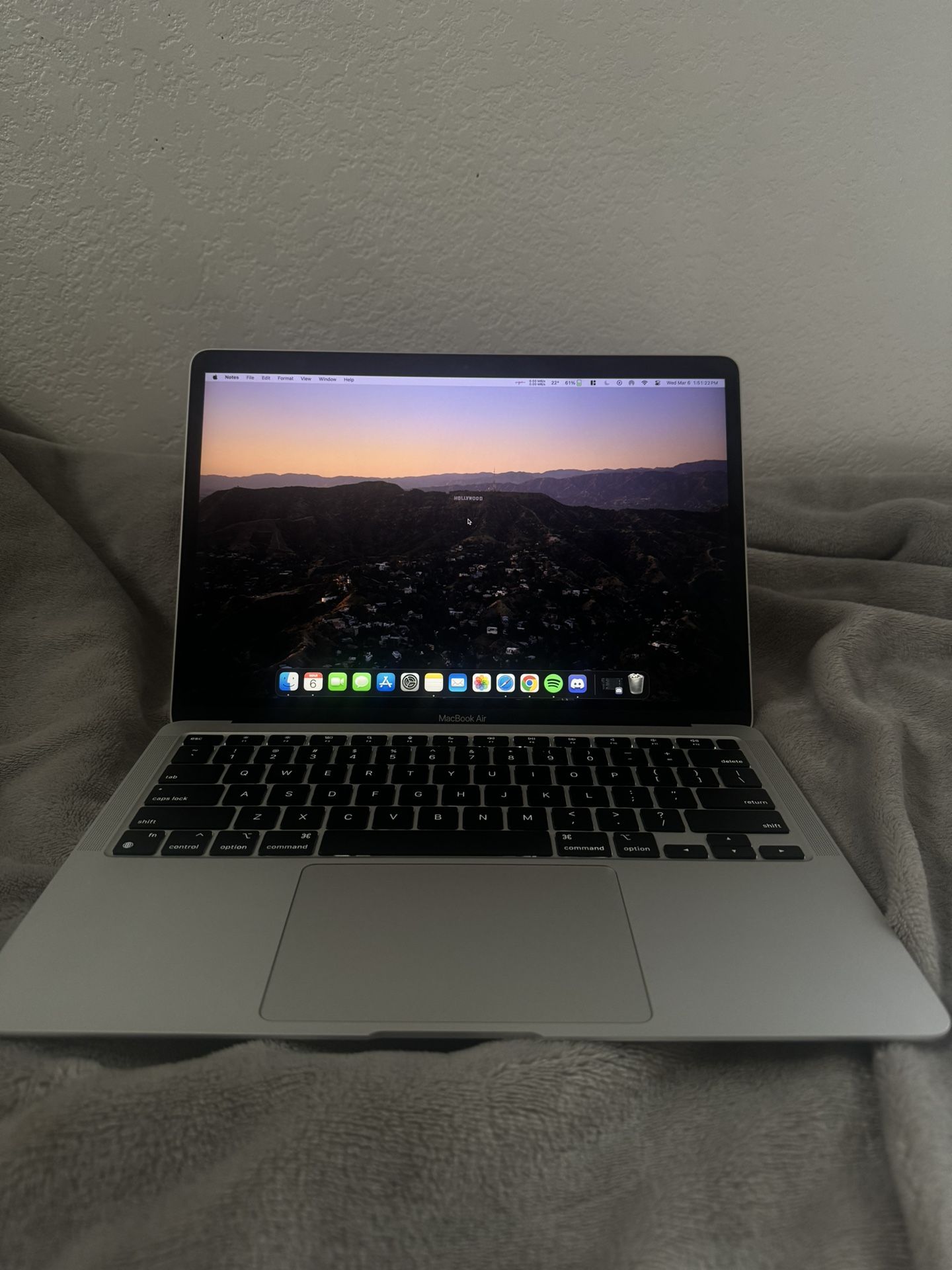 M1 Macbook Air 256GB SSD