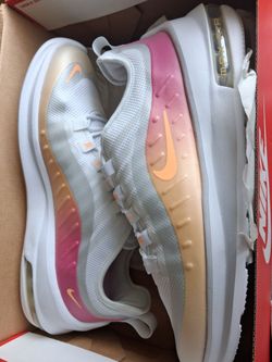 Womens Nike Air max axis