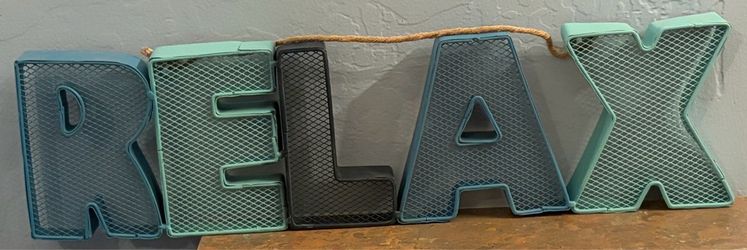 Hanging beach sign and hanging relax sign (2 items)