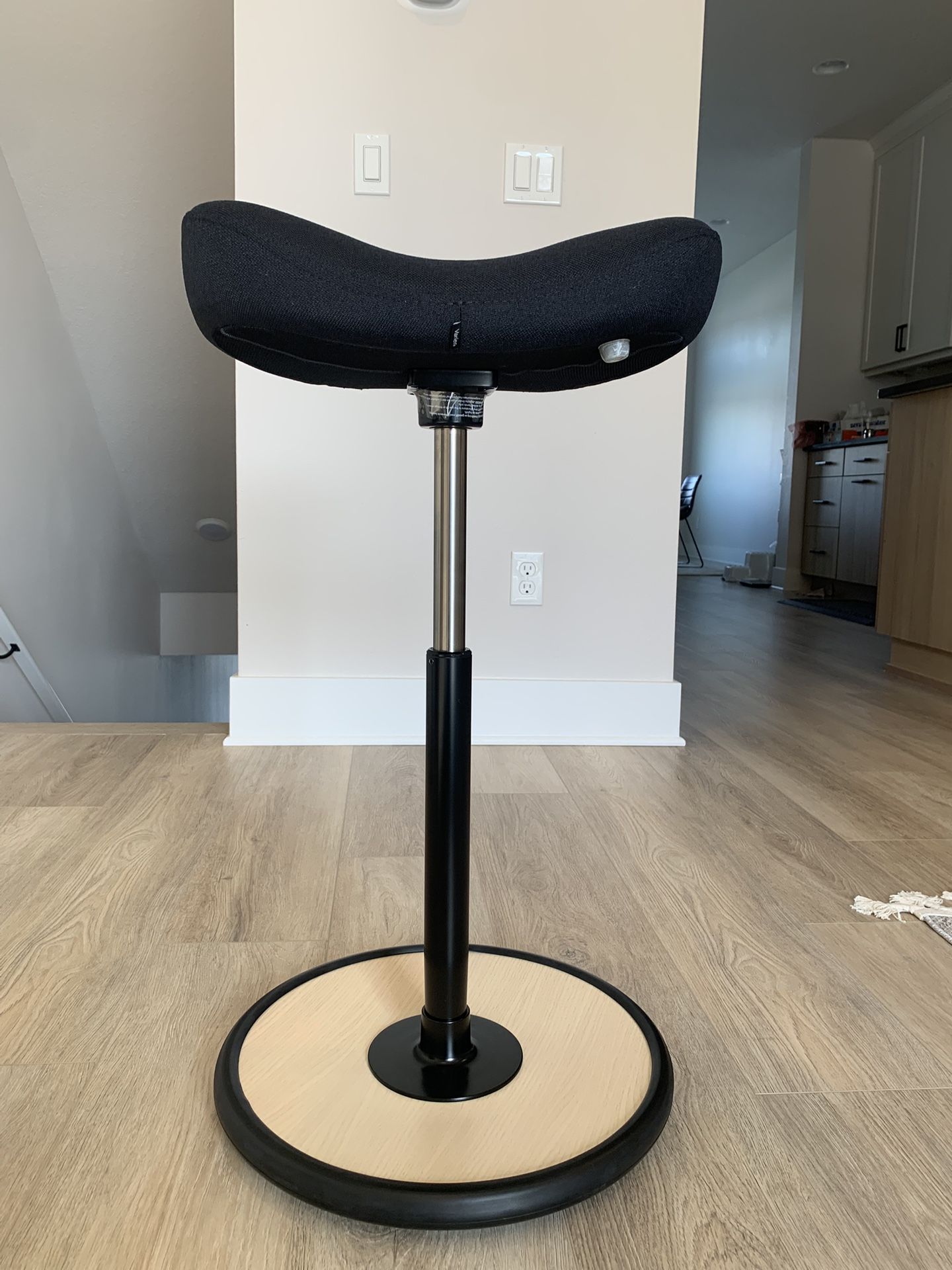 Varier Move Sit / Stand Stool — Revive Black / Black Wood