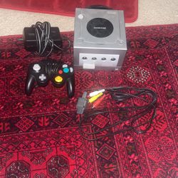 Nintendo GameCube + Paper Mario TTYD