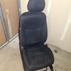 Hyundia Elantra Passenger Seat
