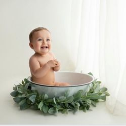 Baby Bath Bowl And Garland 