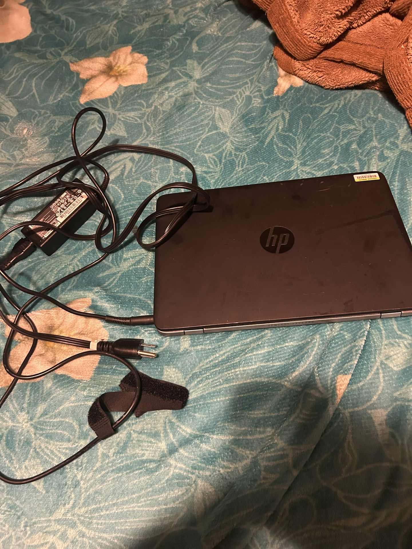 HP 820 Laptop