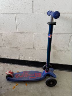 Micro Kickboard | Maxi Scooter for Ages 5-12 | Children up to 110 lbs | 3 Wheel Lean-to-Steer Design | Adjustable T Bar | Smooth Ride PU Wheels | Swis