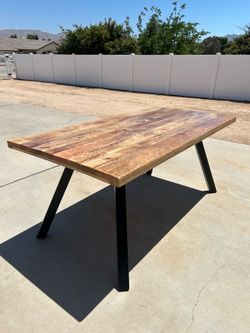 Dining room table