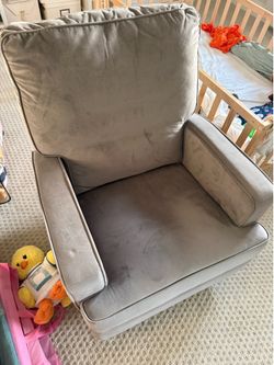 Nursing Chair / Rocking chair