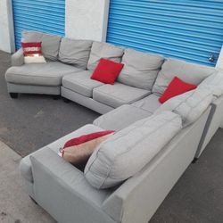 Comfortable sectional couch gray,