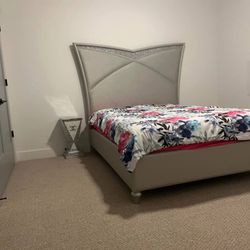 Queen Bedroom Set