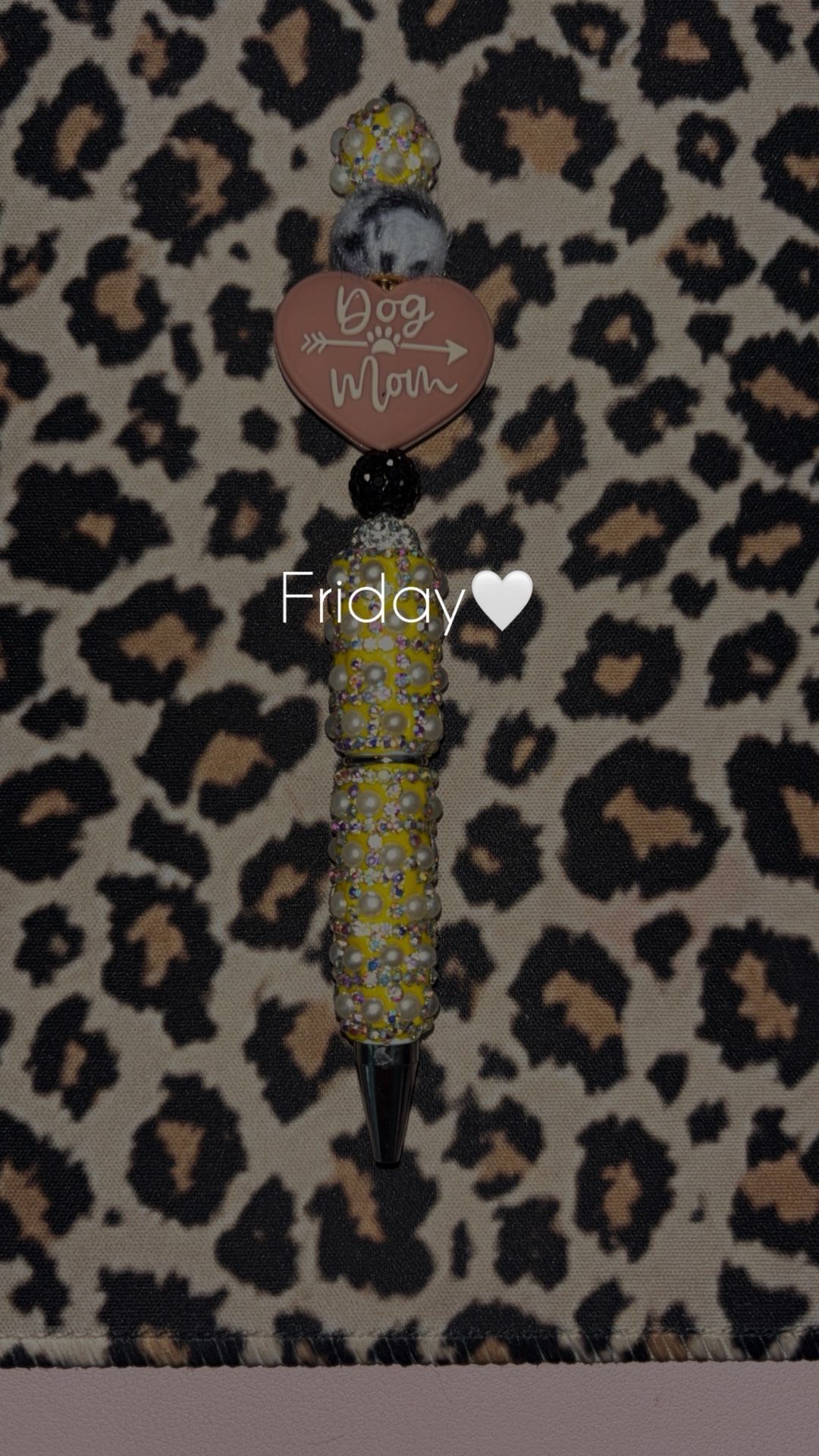 Dog 🐶 Mom 💛 Beaded Pen