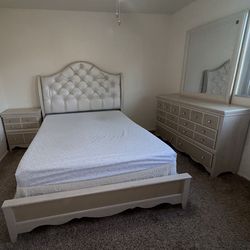 Queen Bedroom Set