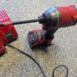 Milwaukee M18 Drill With Battery And Charger 