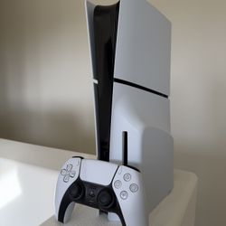 PS5 Slim 1TB Disc & Digital Version in great condition for sale with controller and all cables. 