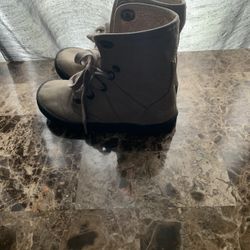 Girl booties size 12. Botines para niña en talla 12.