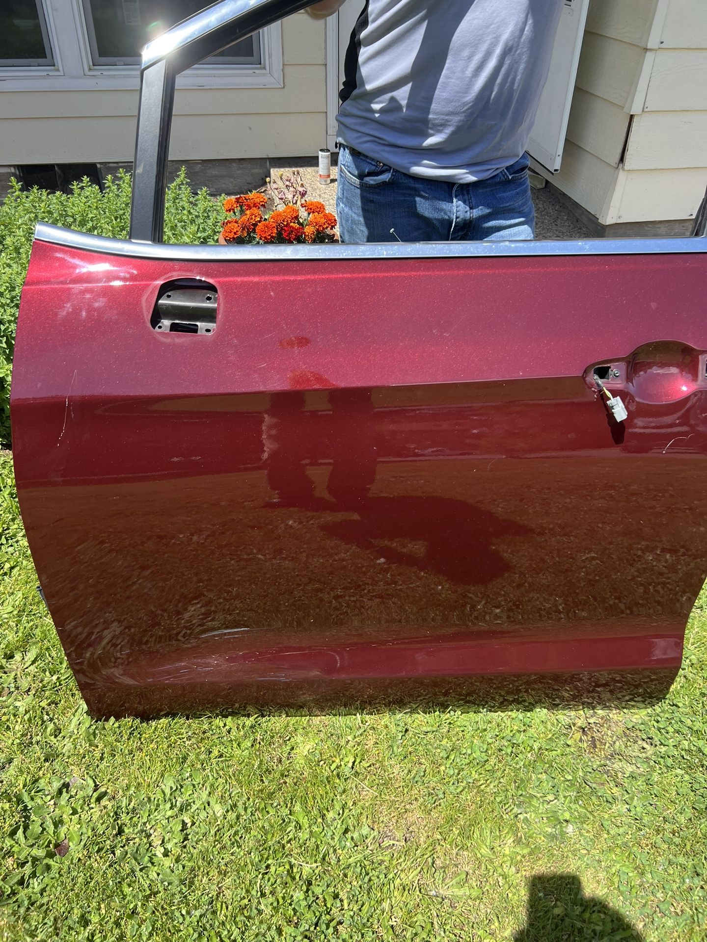 2020 Chrysler Voyager Driver Side Door