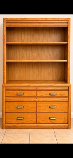 Hutch dresser