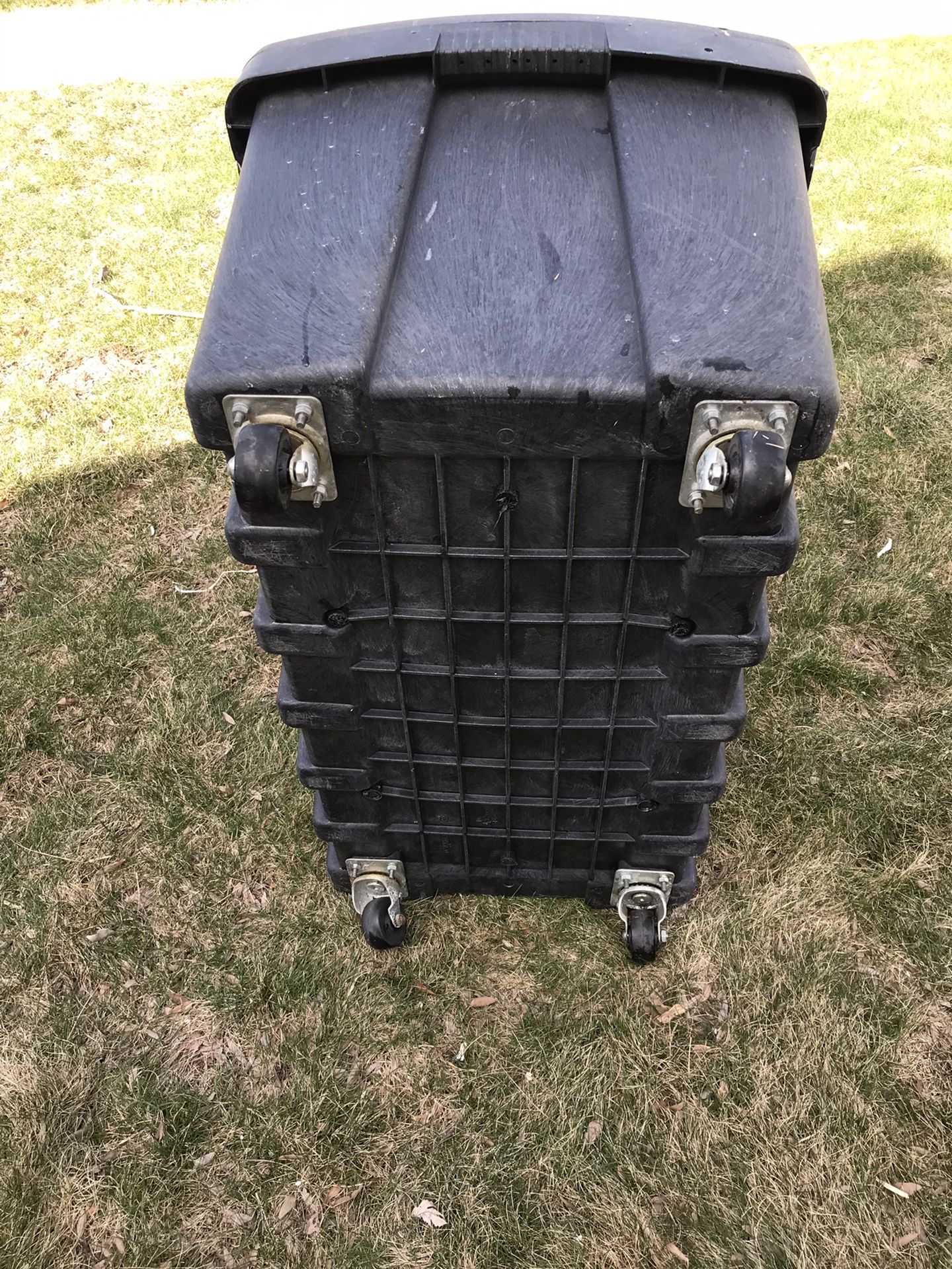 Sold at Auction: CONTICO 50 GALLON PRO TUFF STORAGE BIN