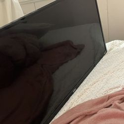 onn 32” Class 720P HD Roku Smart Television, 100012589