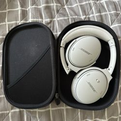 BOSE quiet comfort 40 || white headphones with case