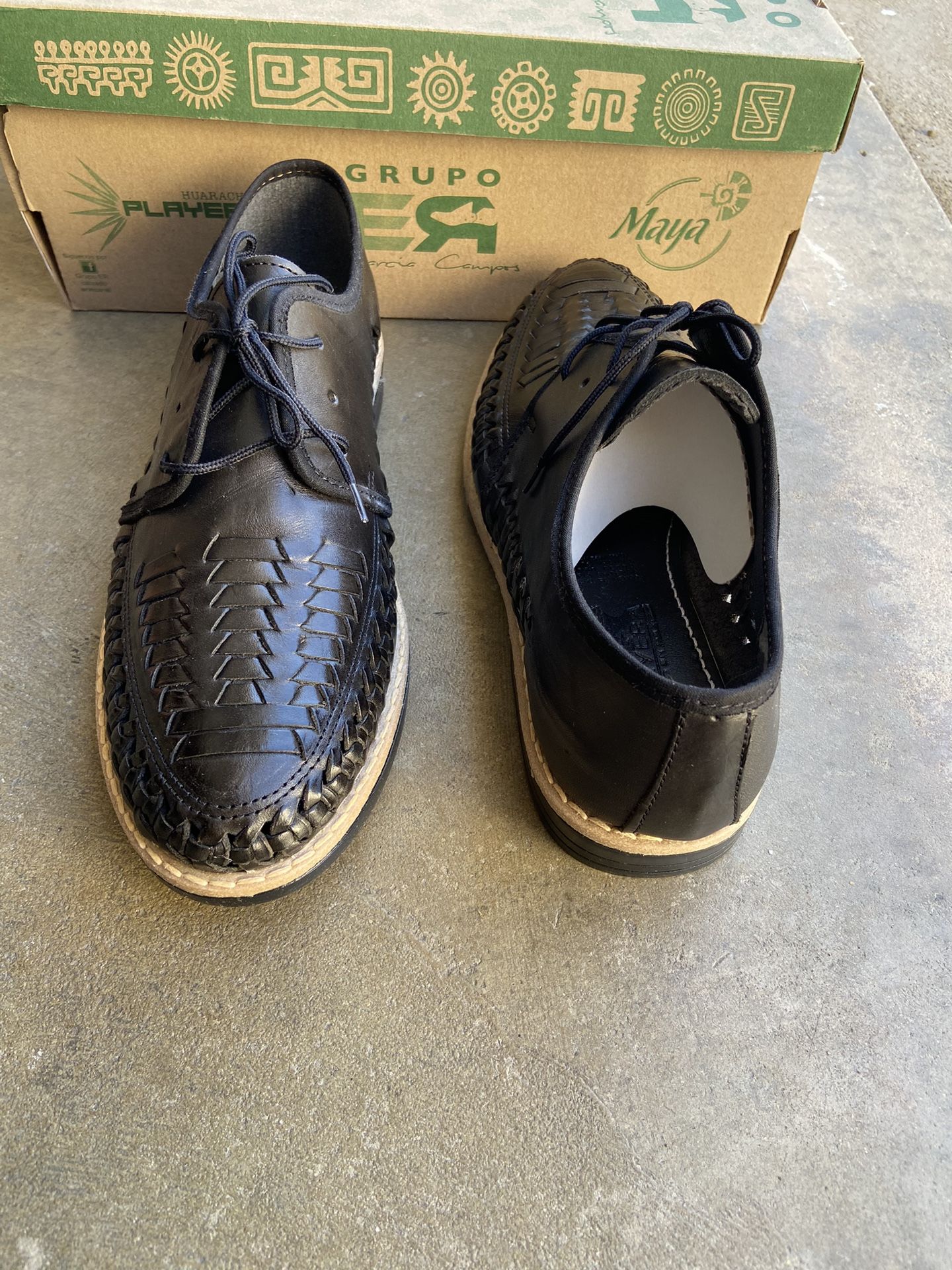 Grupo ER Black Leather Huaraches