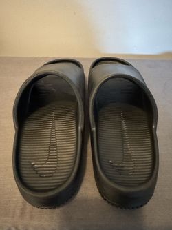 Nike slides black size 6
