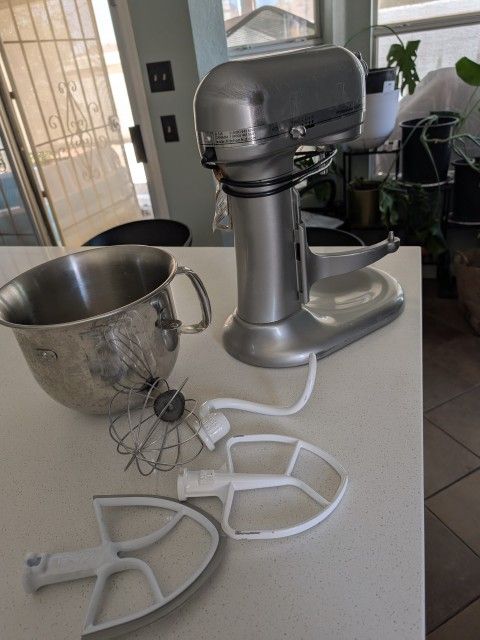 プロフェッショナル 6000HD KitchenAid KitchenAid 6 Qt Professional 6000 HD Mixer With Attachments
