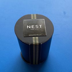 NEST New York Scented Classic Candle, Grapefruit. Brand New