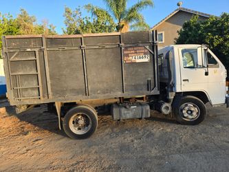 1989 Isuzu MPR Dump Truck
