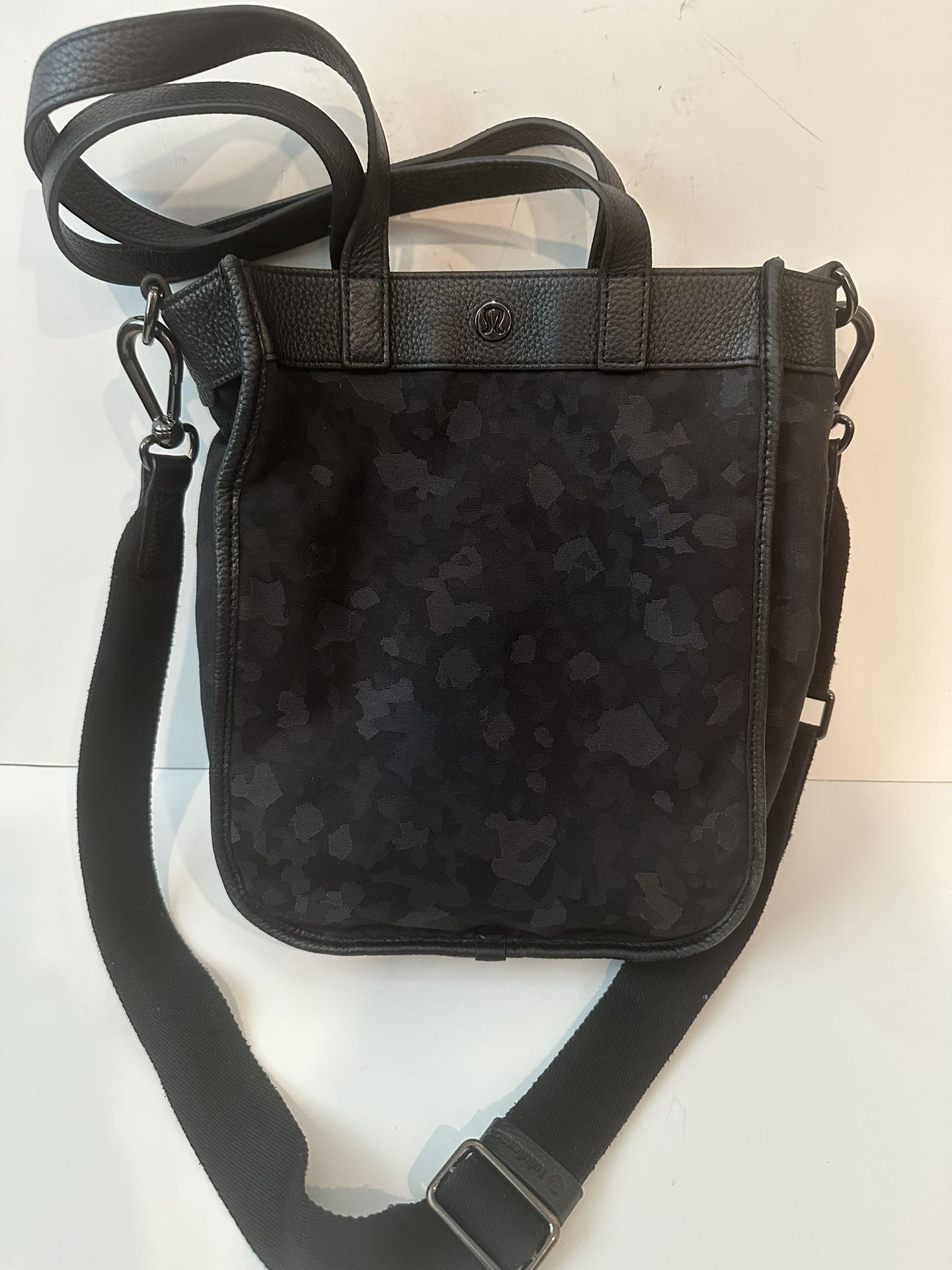Lululemon Now and Always Tote Crossbody Bag Mini 8L