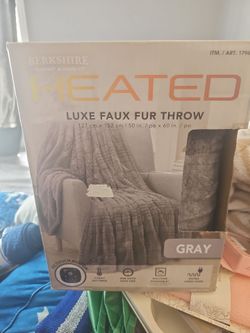 Berkshire Heated Luxe Faux Fur Throw – Gray