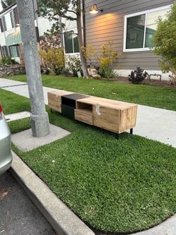 Free TV stand w drawers