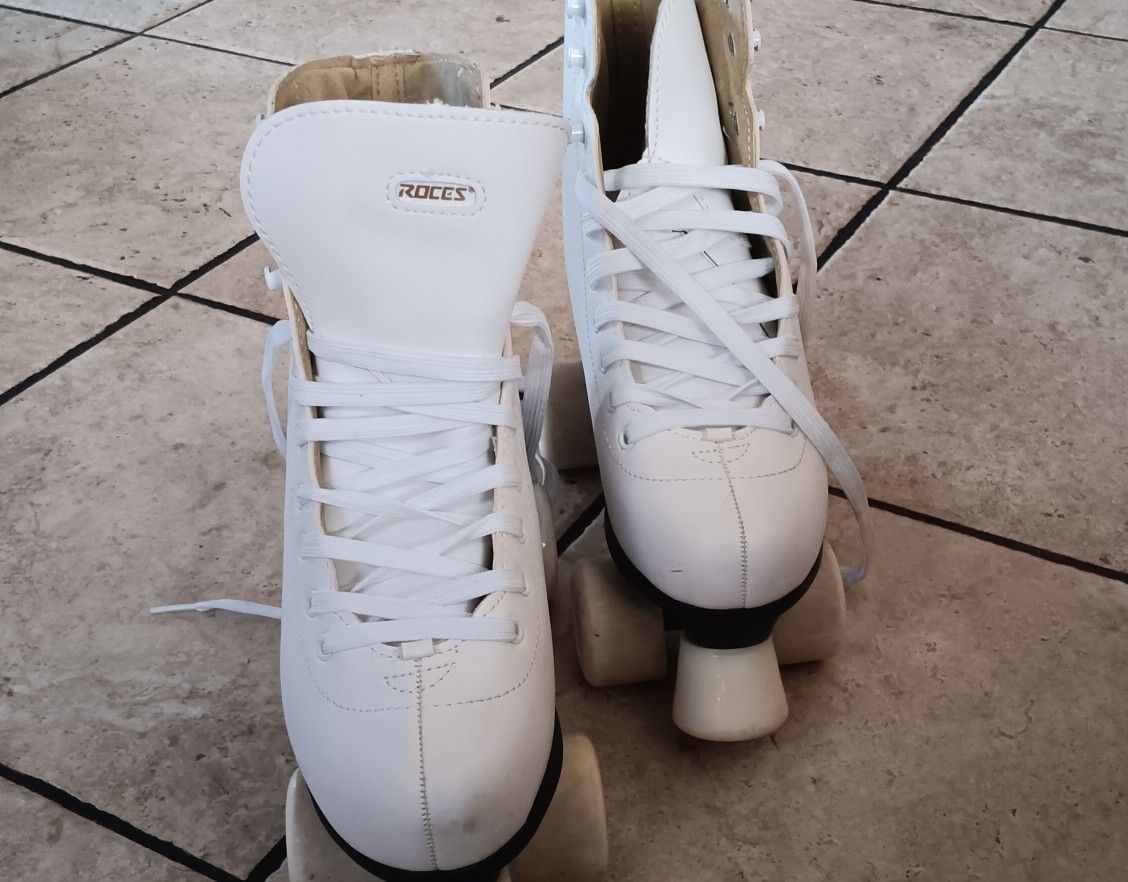 Brand New White 4 Wheel Skates Size 5