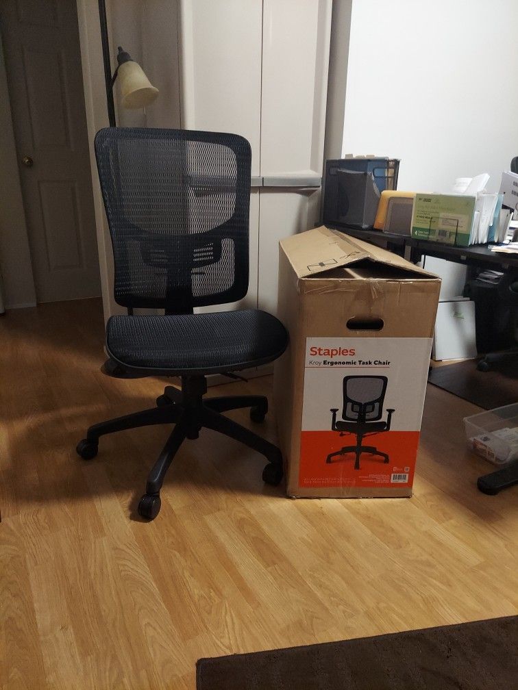 ERGONOMIC TASK CHAIR