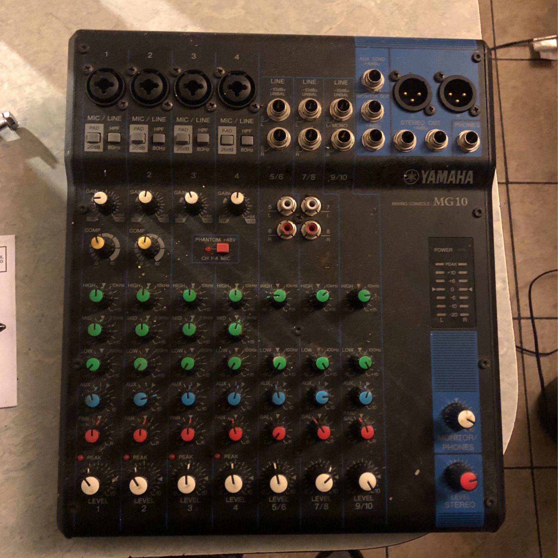 10- Channel Analog Mixer Yamaha Mg10
