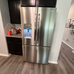 Like New Frigidaire Gallery French Door Refrigerator *Make Offer*