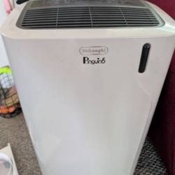 De’Longhi Pinguino PACEM375WRC Portable Air Conditioner – 500 Sq. Ft. – Works Great – Hose Needed
