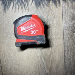 Milwaukee Tape Measure