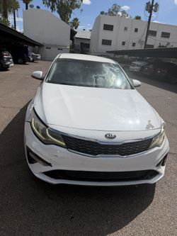 white kia