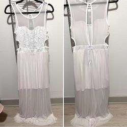 Charlotte Russe Stunning Charlotte Russe white maxi dress